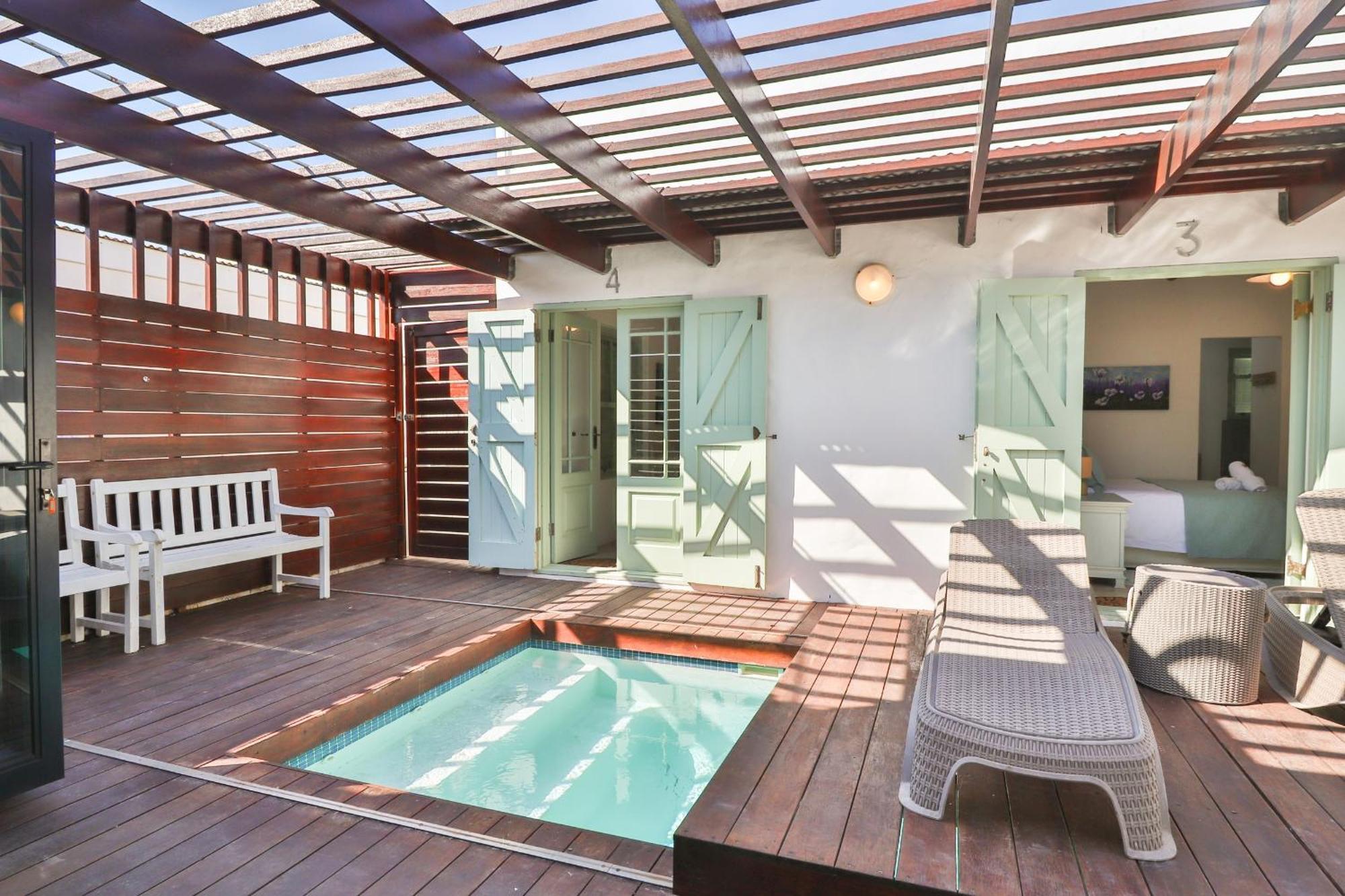Over The Moon Paternoster Exterior photo