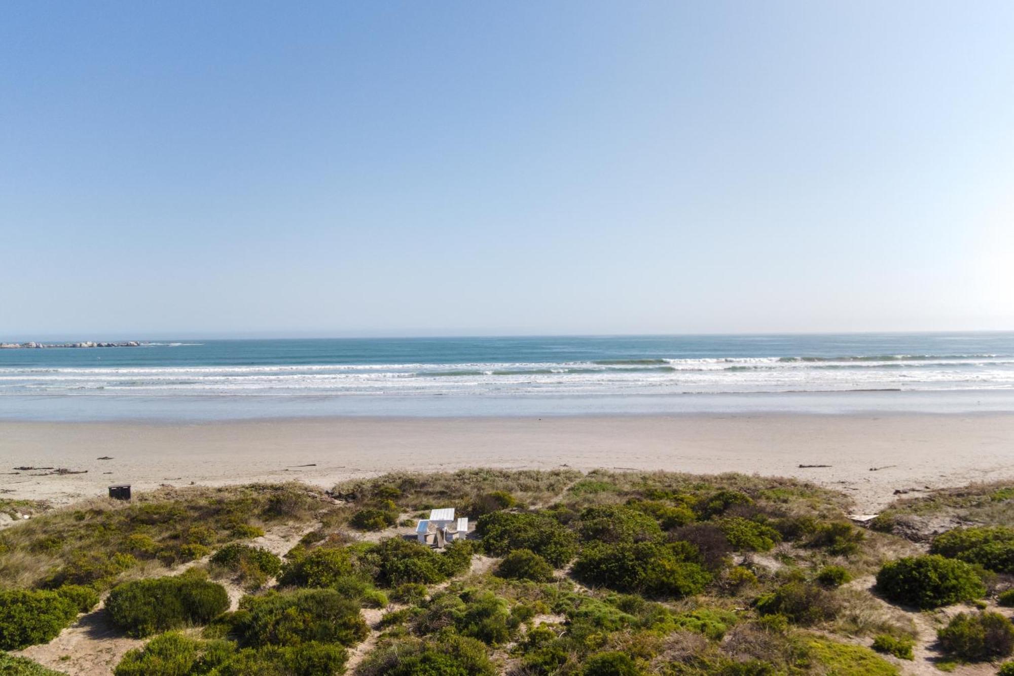 Over The Moon Paternoster Exterior photo