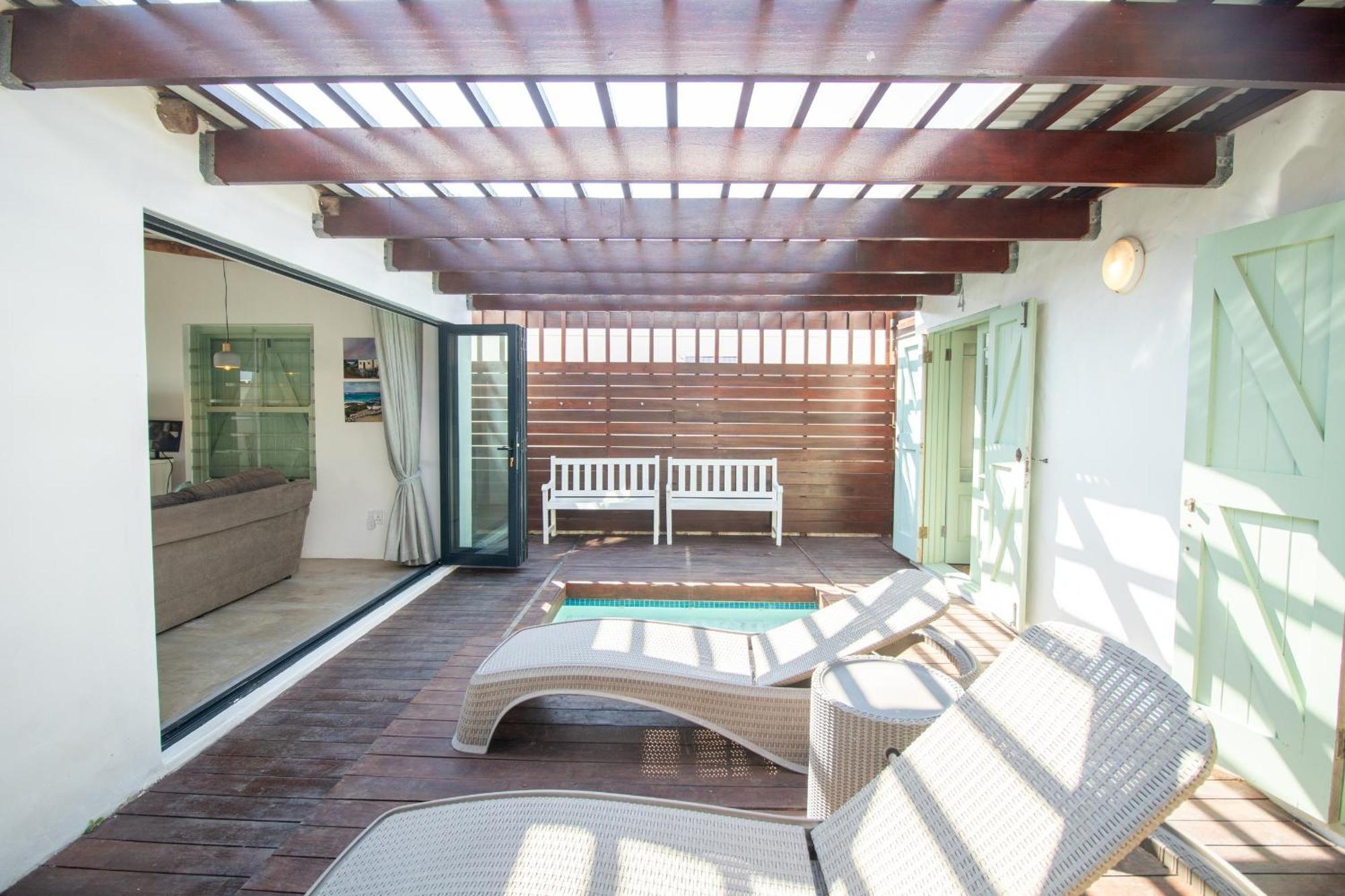 Over The Moon Paternoster Exterior photo